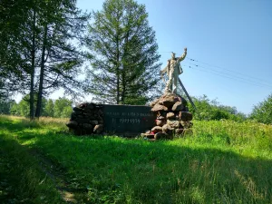 Памятник героям десанта у Видлиц 1919 года — статуя воина-матроса