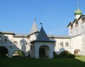 Переход-галерея между Никольским собором и трапезной