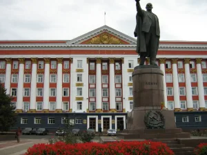 Памятник Владимиру Ильичу Ленину (Курск, Красная площадь)