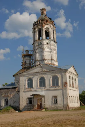 Церковь Тихвинской Богоматери с колокольней (Любим)