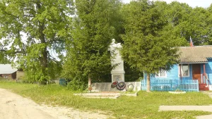 Памятный знак односельчанам, погибшим в Великую Отечественную войну