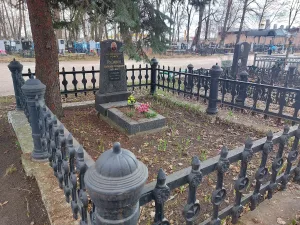 Могила А.С. Русинова, хирурга