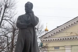 Памятник П.И. Чайковскому