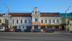 Комплекс домов с лавками
