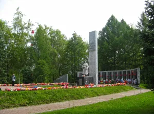 Братская могила советских воинов