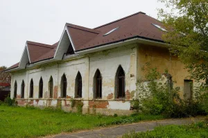 Ямщицкая изба с оградой