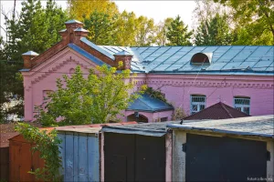 Офицерский флигель и канцелярия 1-й Уссурийской казачьей сотни