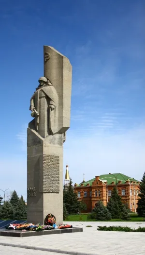Братская могила участников гражданской войны и советских воинов