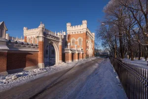 Дворцовые конюшни