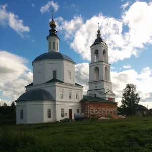Церковь Преображения с колокольней
