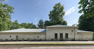 Храм Архистратига Божия Михаила с часовней и анатомическим театром