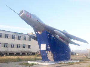 Памятник «Авиаторам — первопроходцам и защитникам неба Чукотки»
