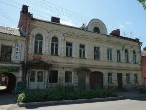 Жилой дом с проездом