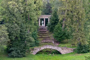Каскад с мостом