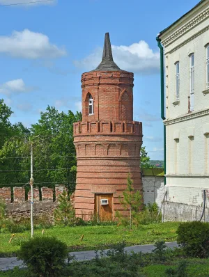 Западная башня