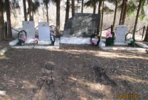 Братская могила воинов Советской Армии, погибших в 1944 году