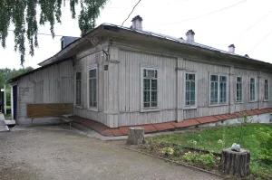 Здание бывшей земской уездной больницы