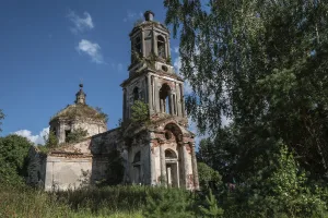 Церковь Никитская с иконостасом