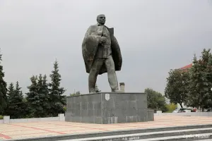 Памятник Владимиру Ильичу Ленину