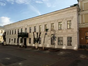 Городская усадьба Е.И. Иванова. Дом с лавками