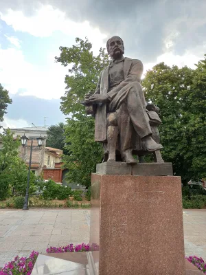 Памятник писателю И.А. Гончарову