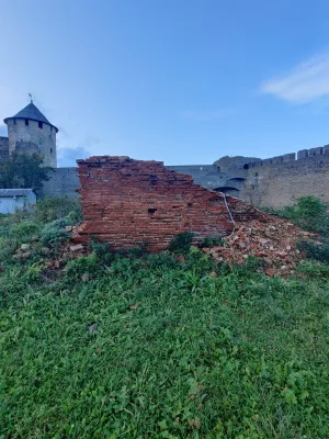 Лазарет (нижняя часть стен)