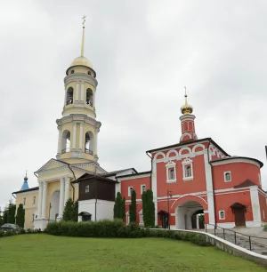 Надвратная церковь Алексия Московского (Белёв)
