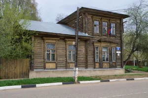 Дом Леонтьева