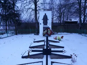 Братская могила (Расова)