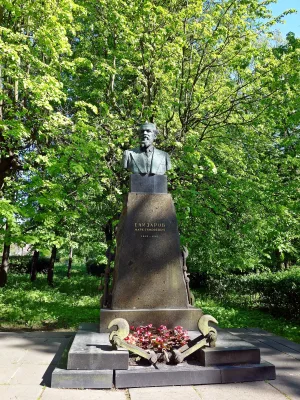 Могила М. Т. Елизарова