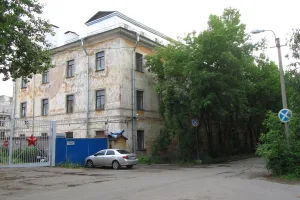 Трёхэтажный корпус казарм Кирасирского полка