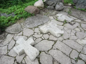 Каменные кресты (Старый Изборск)