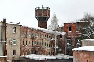 Производственный корпус с водонапорной башней