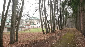 Регулярный и пейзажный парки с прудами