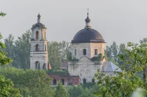 Преображенская церковь с живописью (Холохольня)