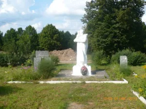 Братская могила советских воинов