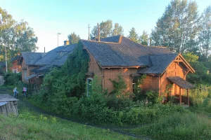 Деревянный жилой дом (центральный)