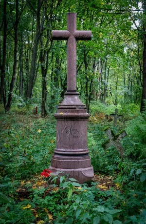 Могила Ю.Ю. Клевера (1850-1924), художника