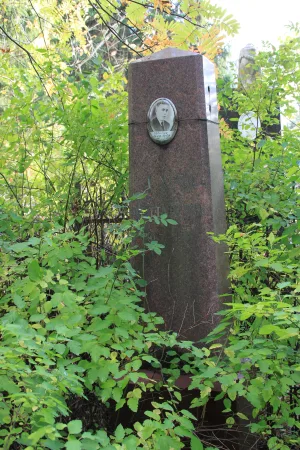 Могила Гуттари Т.О. (Леа Хело) (1907−1953), поэта
