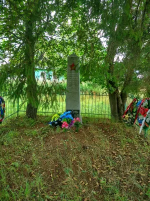Братское захоронение советских воинов