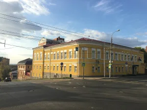 Здание женской гимназии