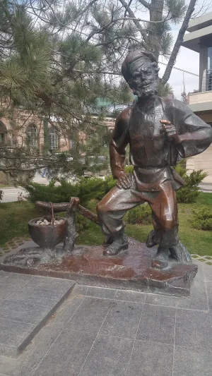 Дед Щукарь (памятник)