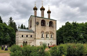 Звонница с церковью Иоанна Предтечи