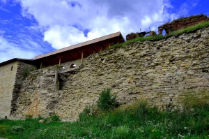 Погребная (Подвальная, Безымянная) башня (остатки)
