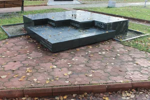 Братская могила борцов за установление Советской власти в Карельском поморье