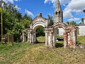 Ворота ограды (Дресвищи)