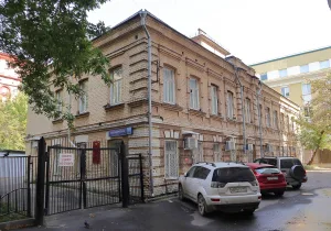 Дом причта храма свв. мчч. Косьмы и Дамиана в Нижних Садовниках