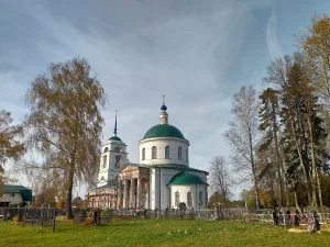 Троицкая церковь с живописью