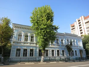 Жилой дом Троицкого собора