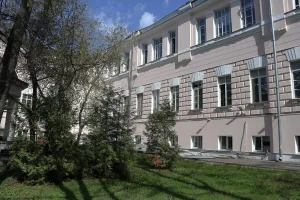 Слободской дворец. Северный переход
